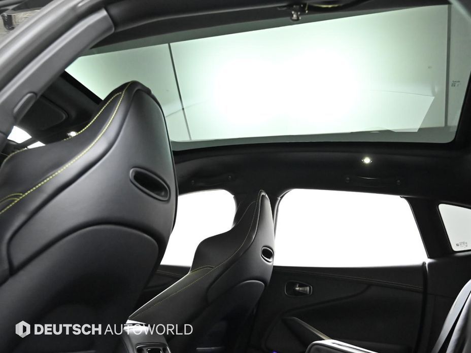 Astonmartin DBX 2023