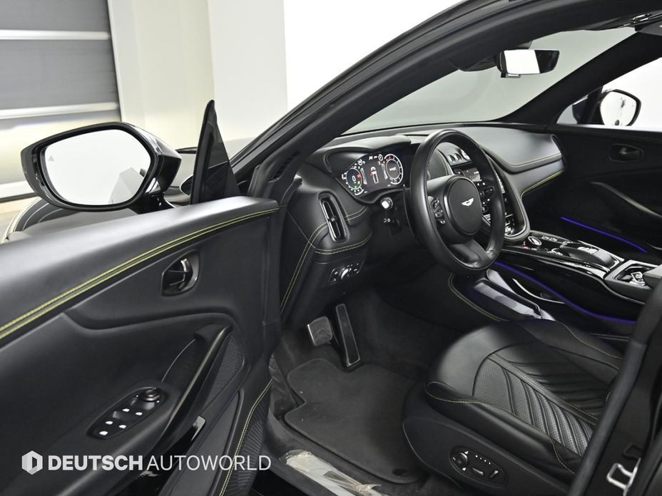 Astonmartin DBX 2023