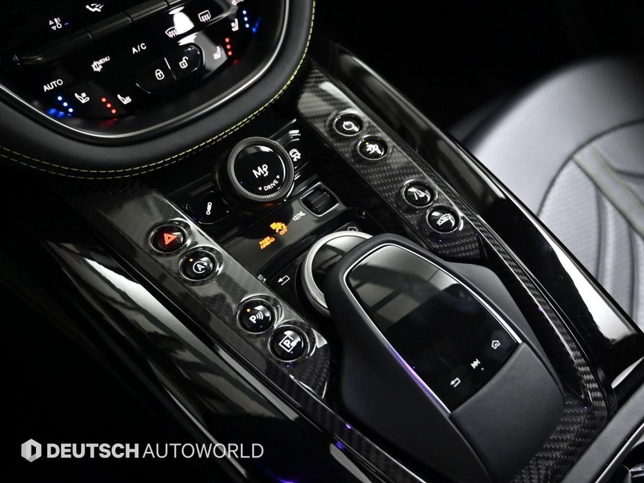 Astonmartin DBX 2023