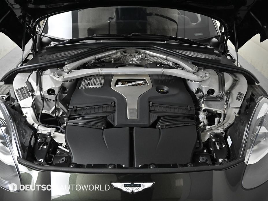 Astonmartin DBX 2023