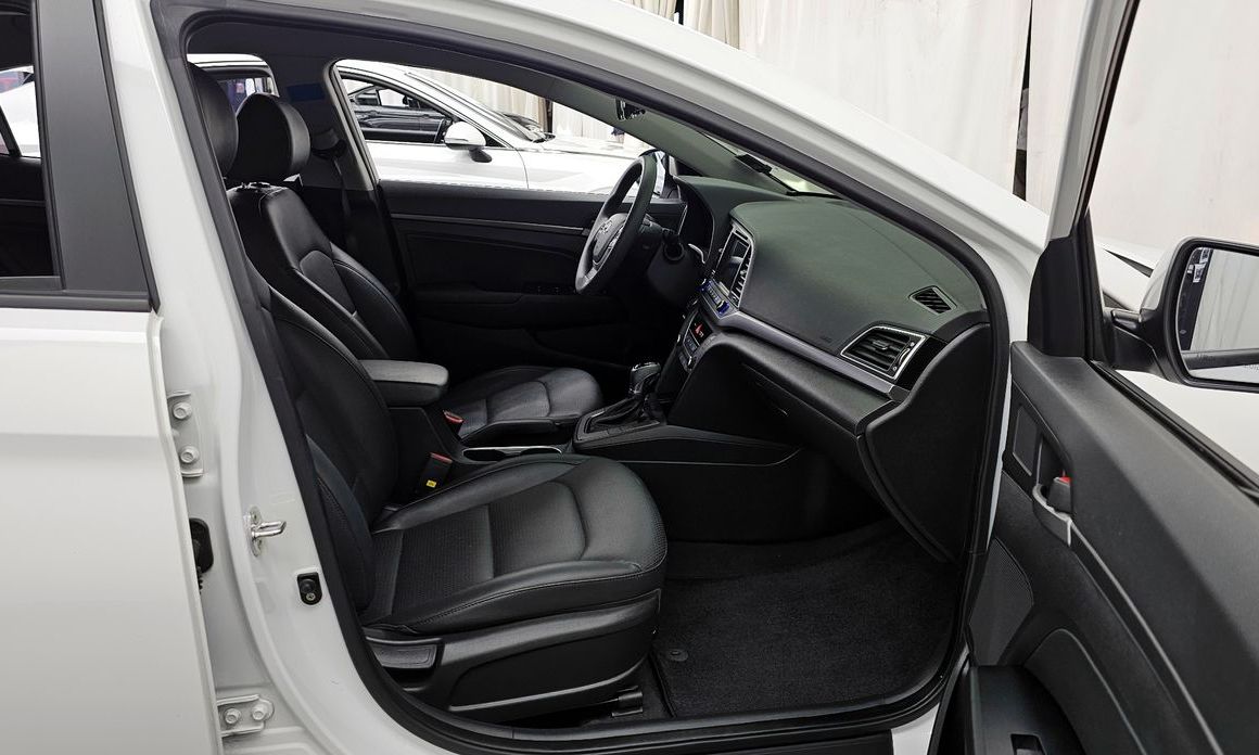 Hyundai AVANTE 2017