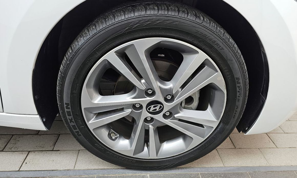 Hyundai AVANTE 2017