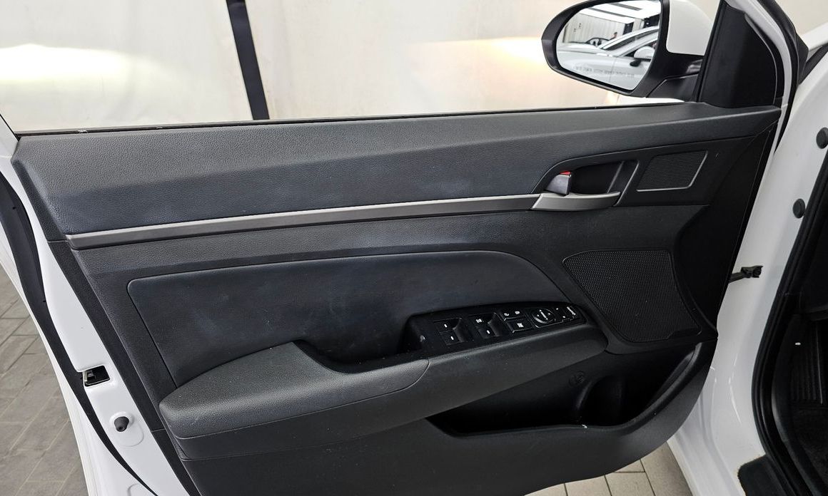 Hyundai AVANTE 2017