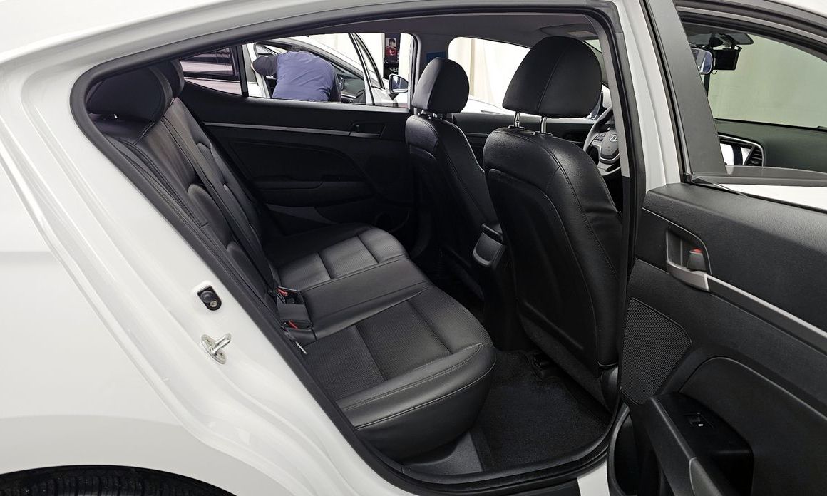 Hyundai AVANTE 2017