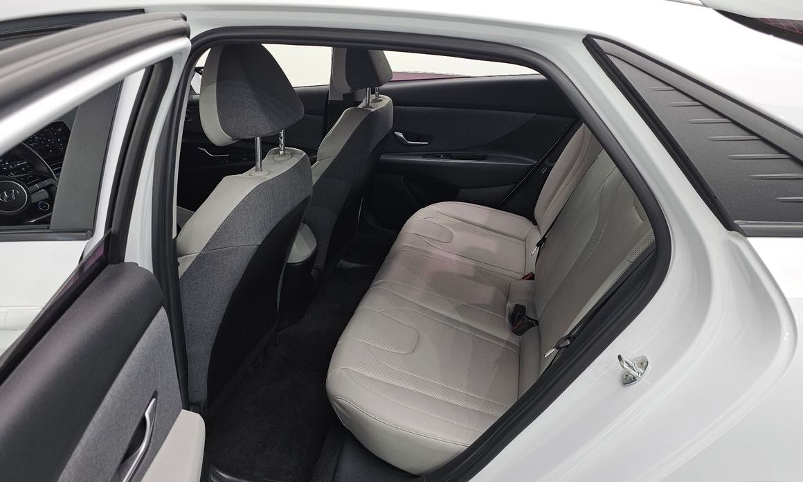 Hyundai AVANTE 2021
