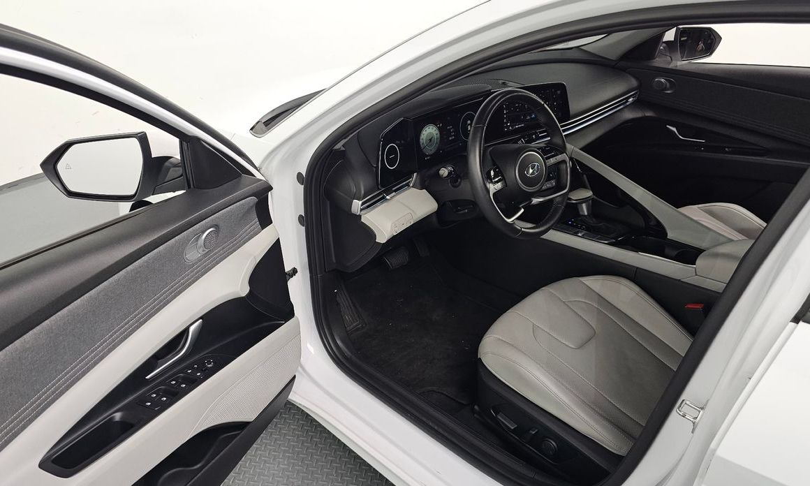 Hyundai AVANTE 2021