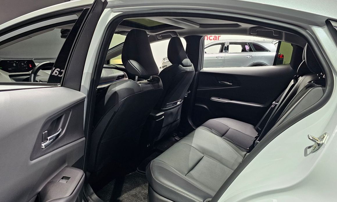 Toyota Prius 2025