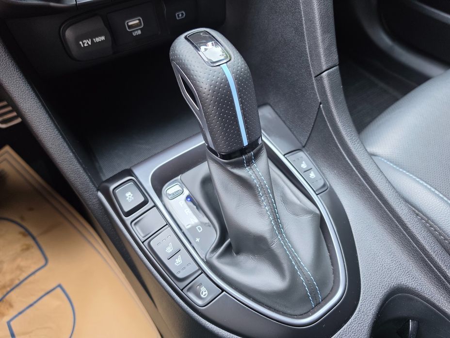 Hyundai Veloster 2021