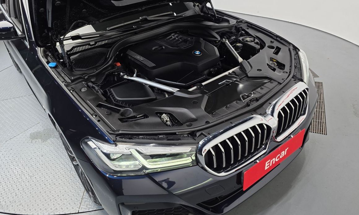 BMW 5-Series 2021