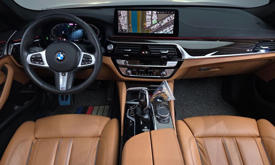 BMW 5-Series 2021