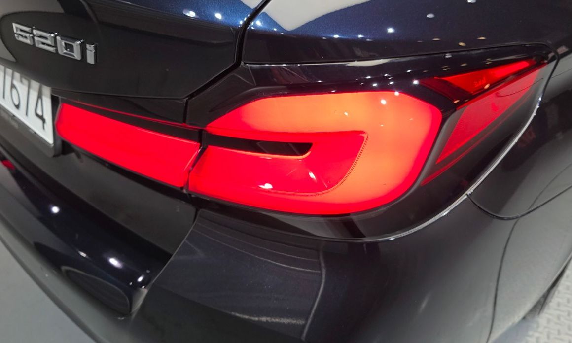 BMW 5-Series 2021