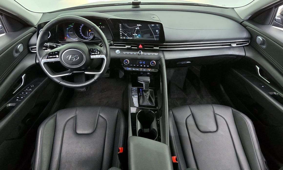 Hyundai AVANTE 2021