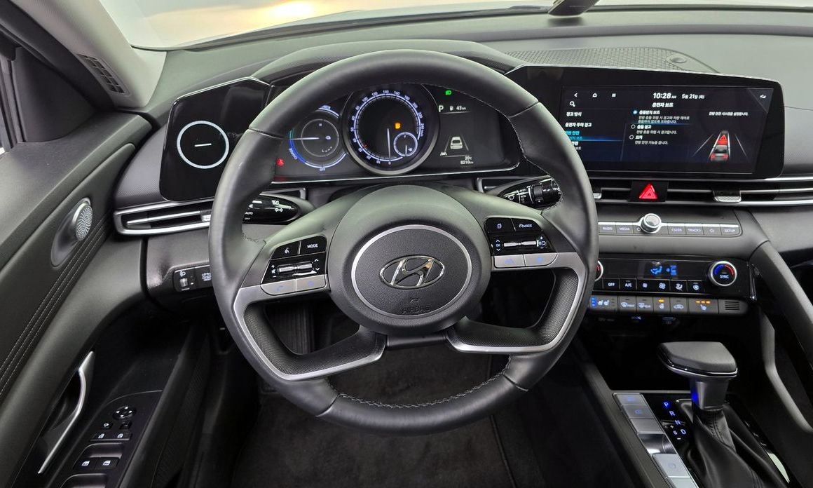 Hyundai AVANTE 2021