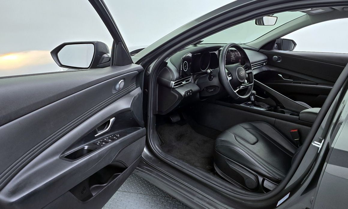 Hyundai AVANTE 2021