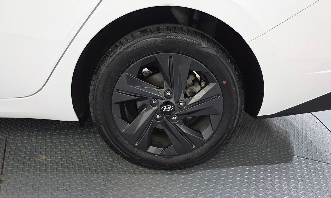 Hyundai AVANTE 2022