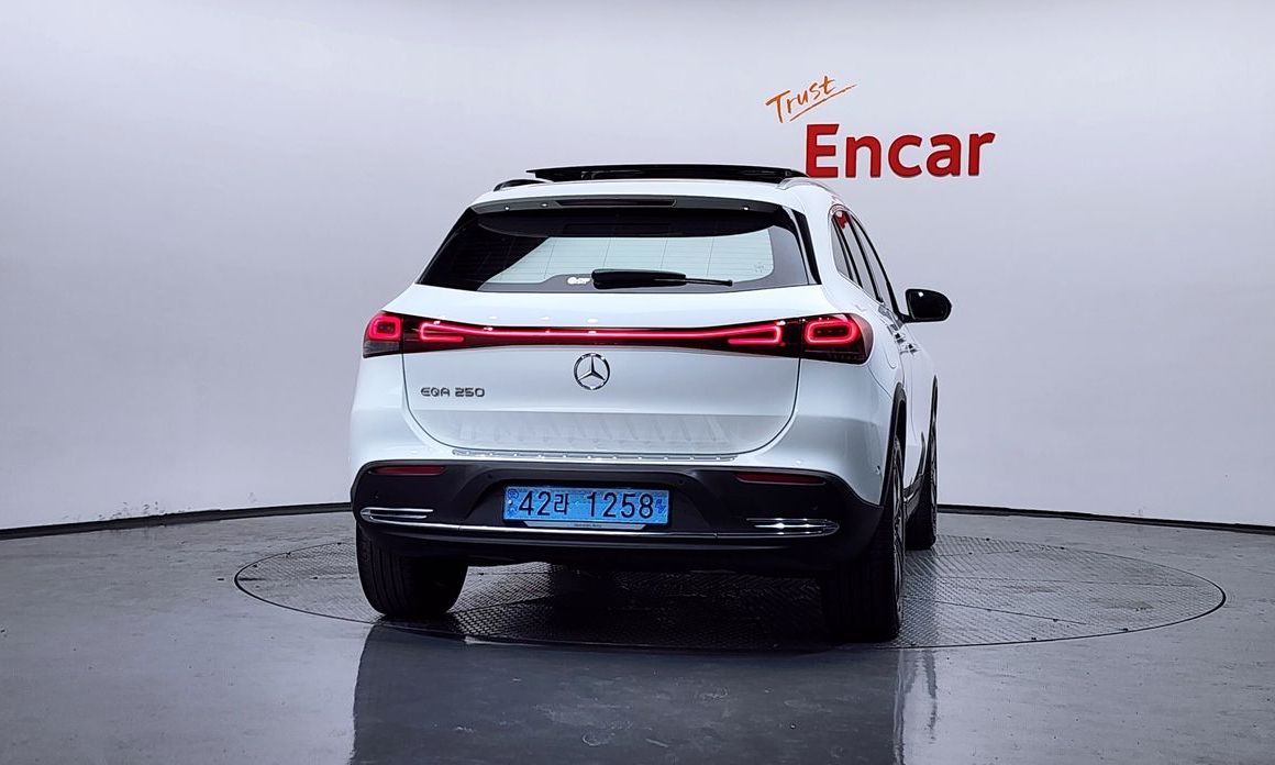 Mercedes-Benz EQA 2023