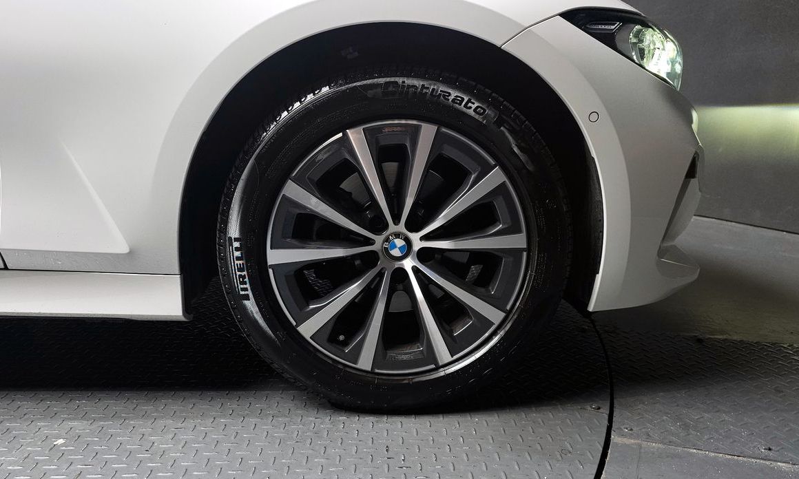 BMW 3-Series 2024