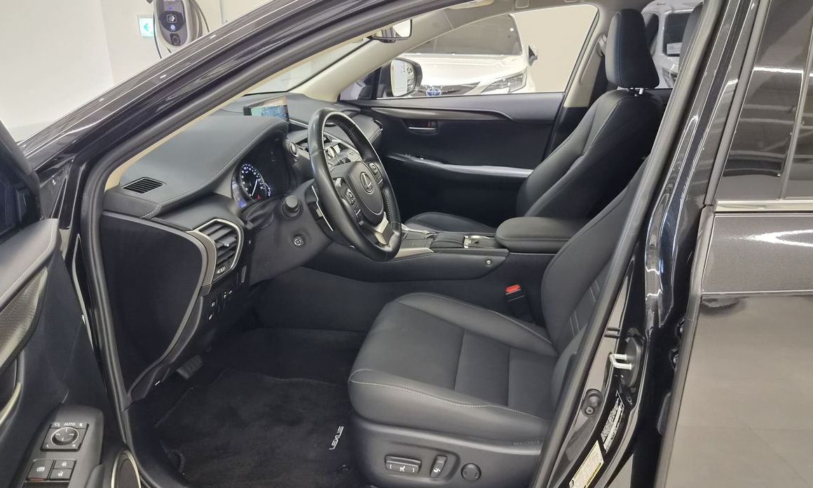 Lexus NX 2021