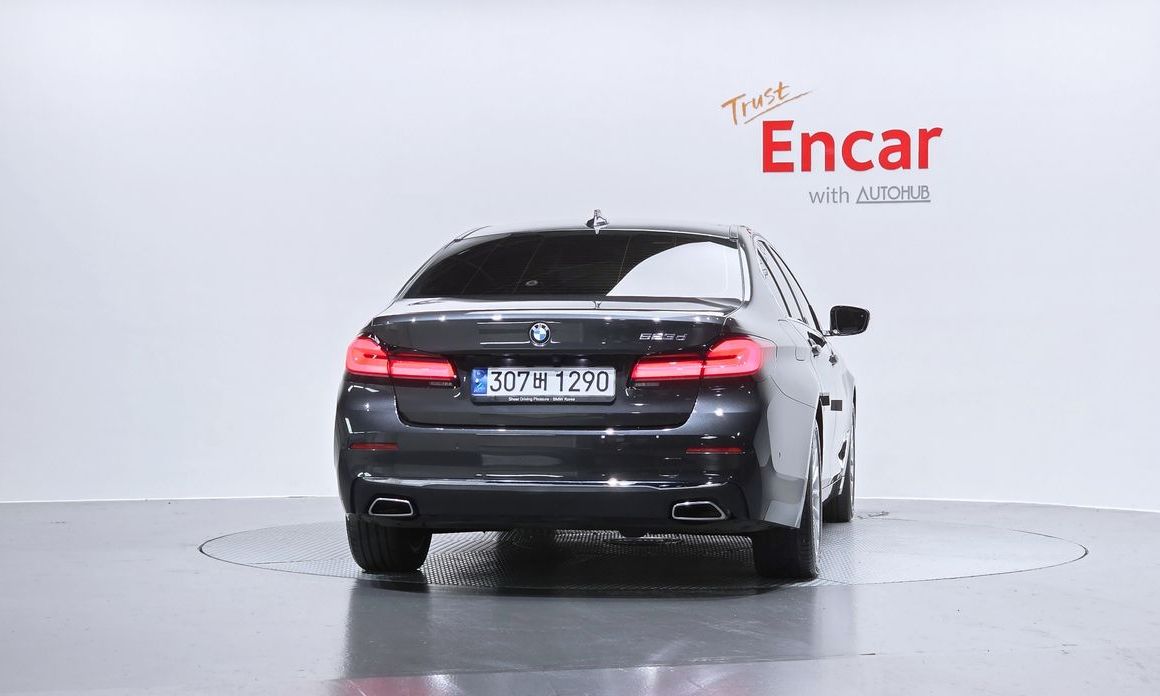 BMW 5-Series 2023