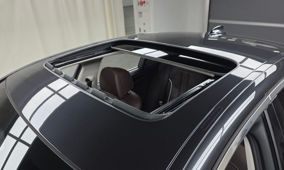 BMW 5-Series 2023
