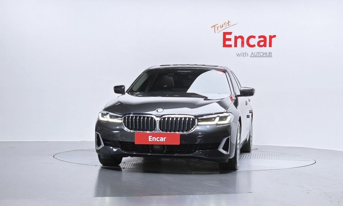 BMW 5-Series 2023