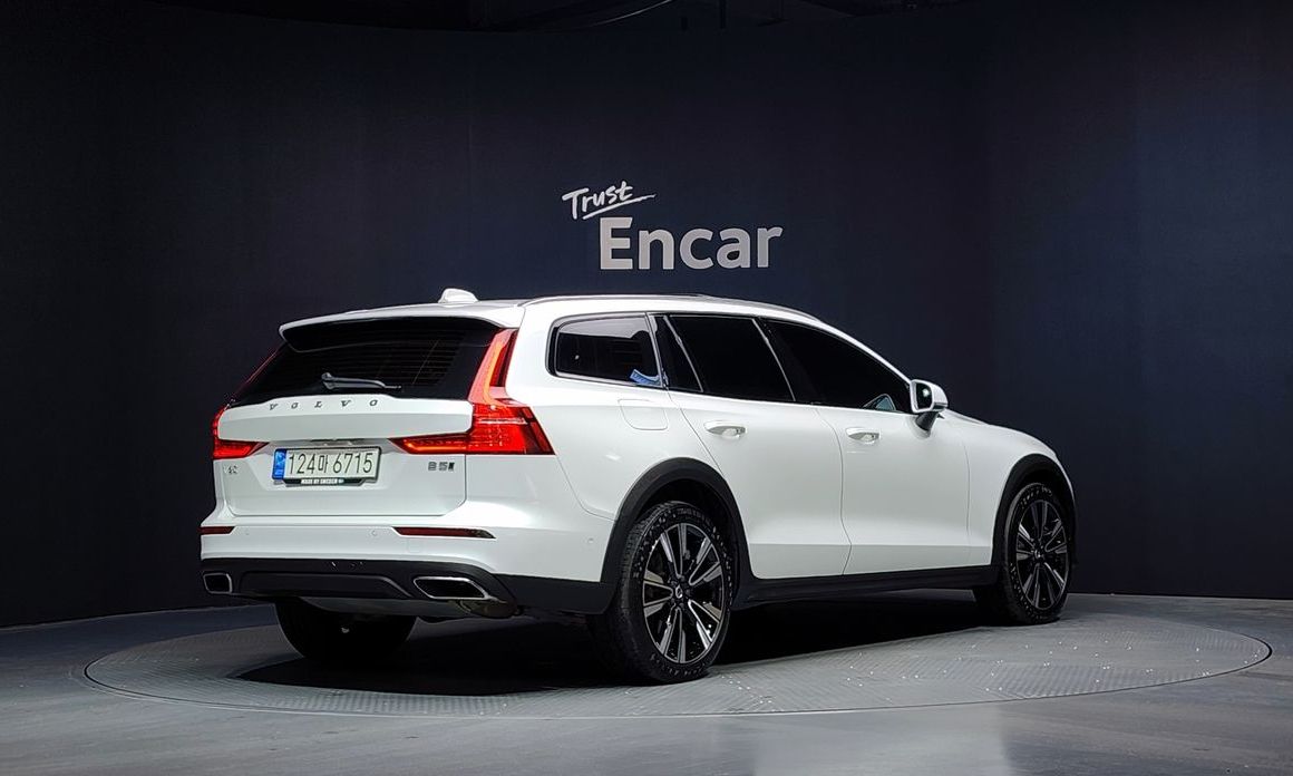 Volvo V60 2022