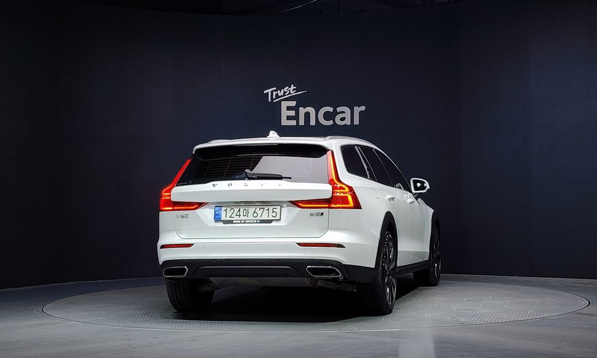 Volvo V60 2022