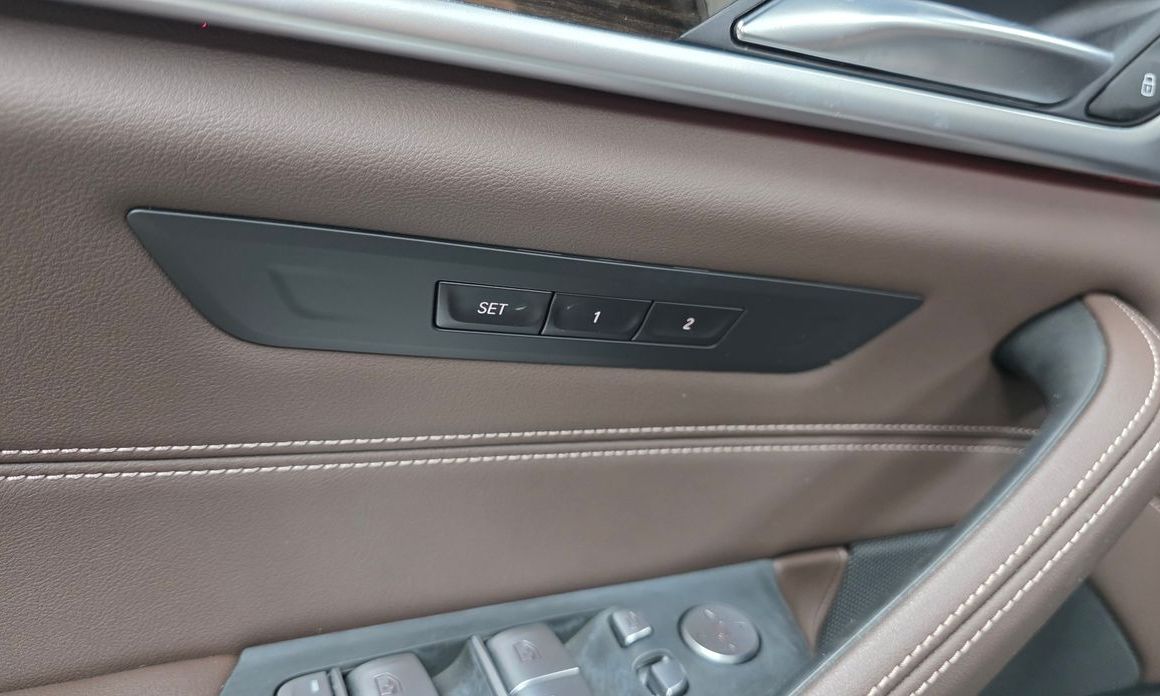 BMW 5-Series 2023