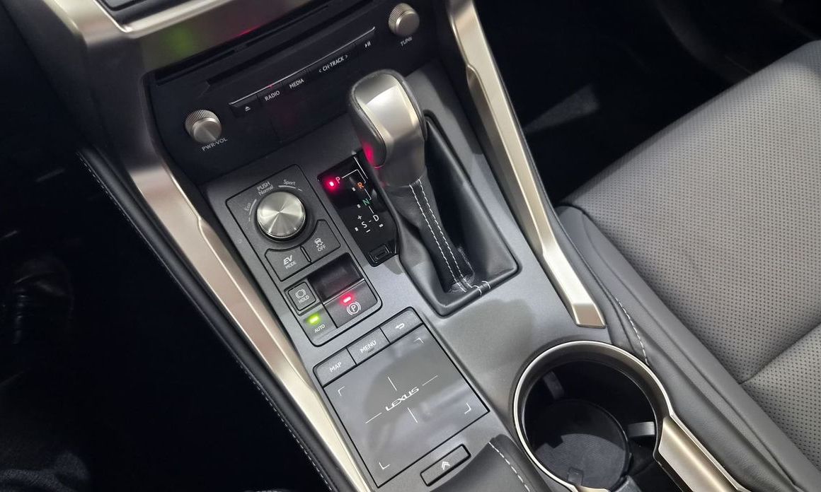 Lexus NX 2021