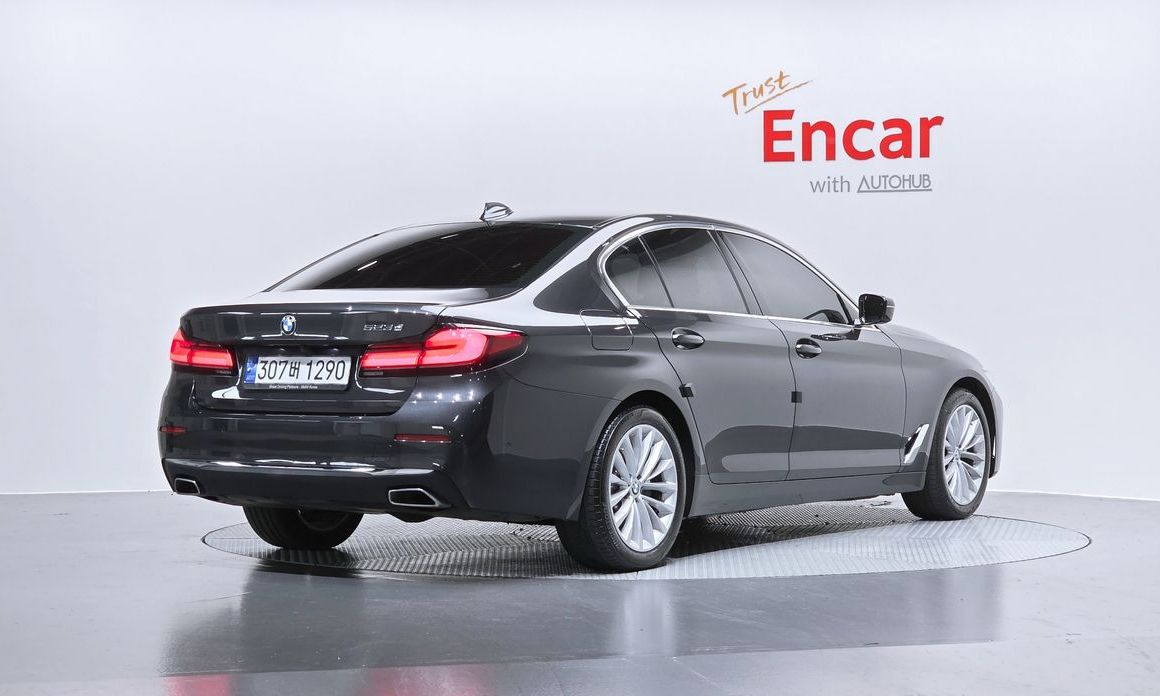 BMW 5-Series 2023