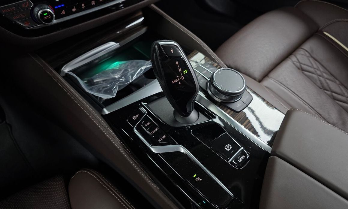 BMW 5-Series 2023