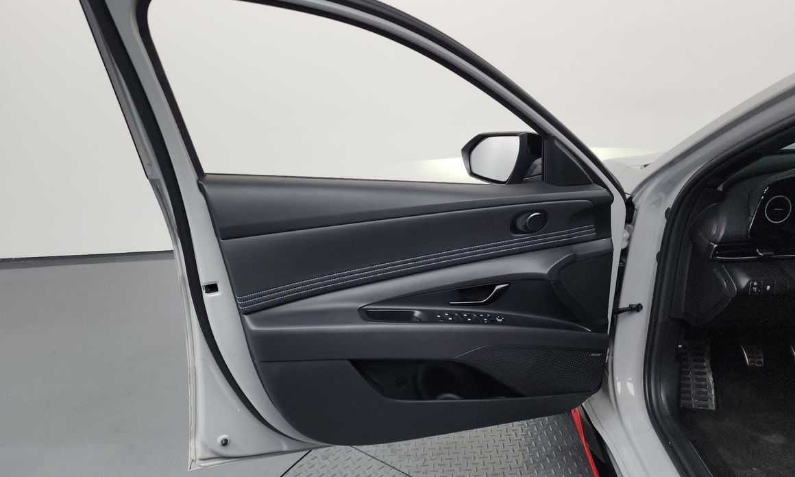 Hyundai AVANTE 2024