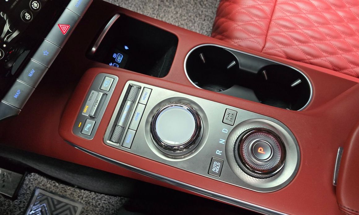 Genesis GV70 2023