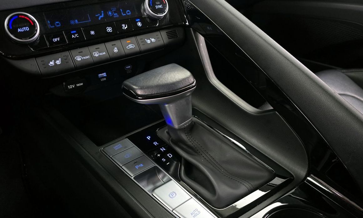 Hyundai AVANTE 2024