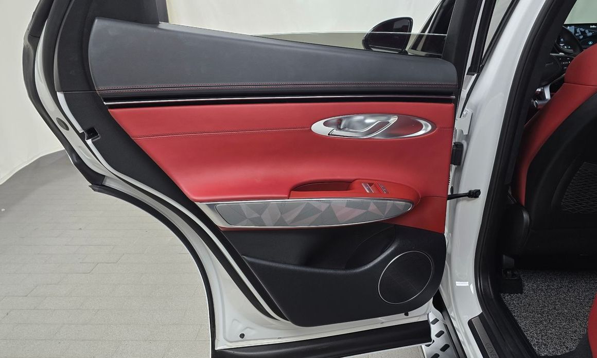 Genesis GV70 2023