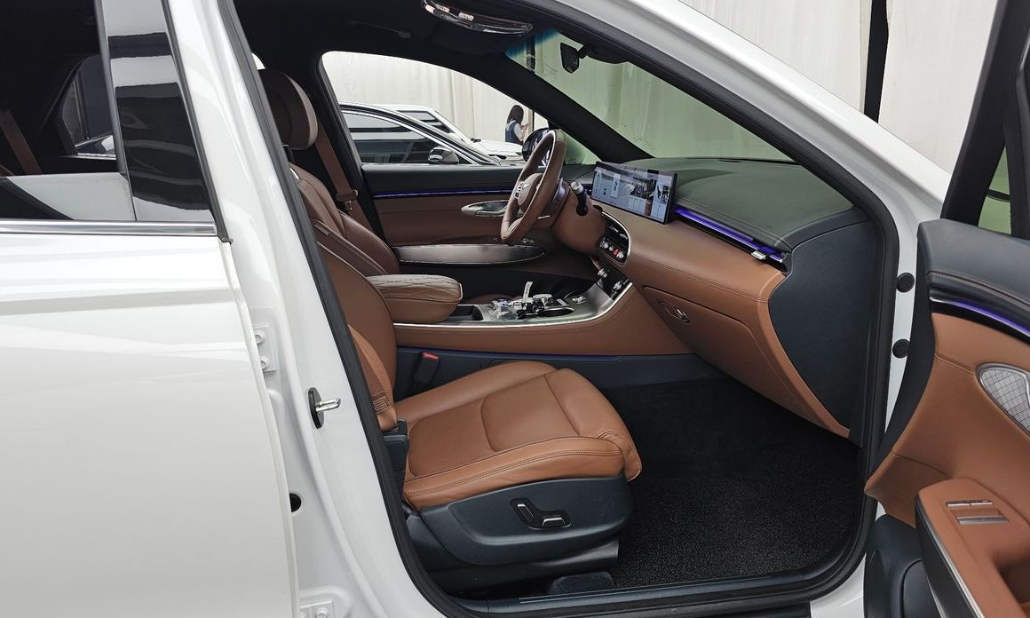 Genesis GV70 2025