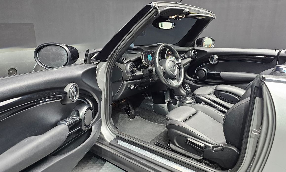 Mini Cooper Convertible 2024