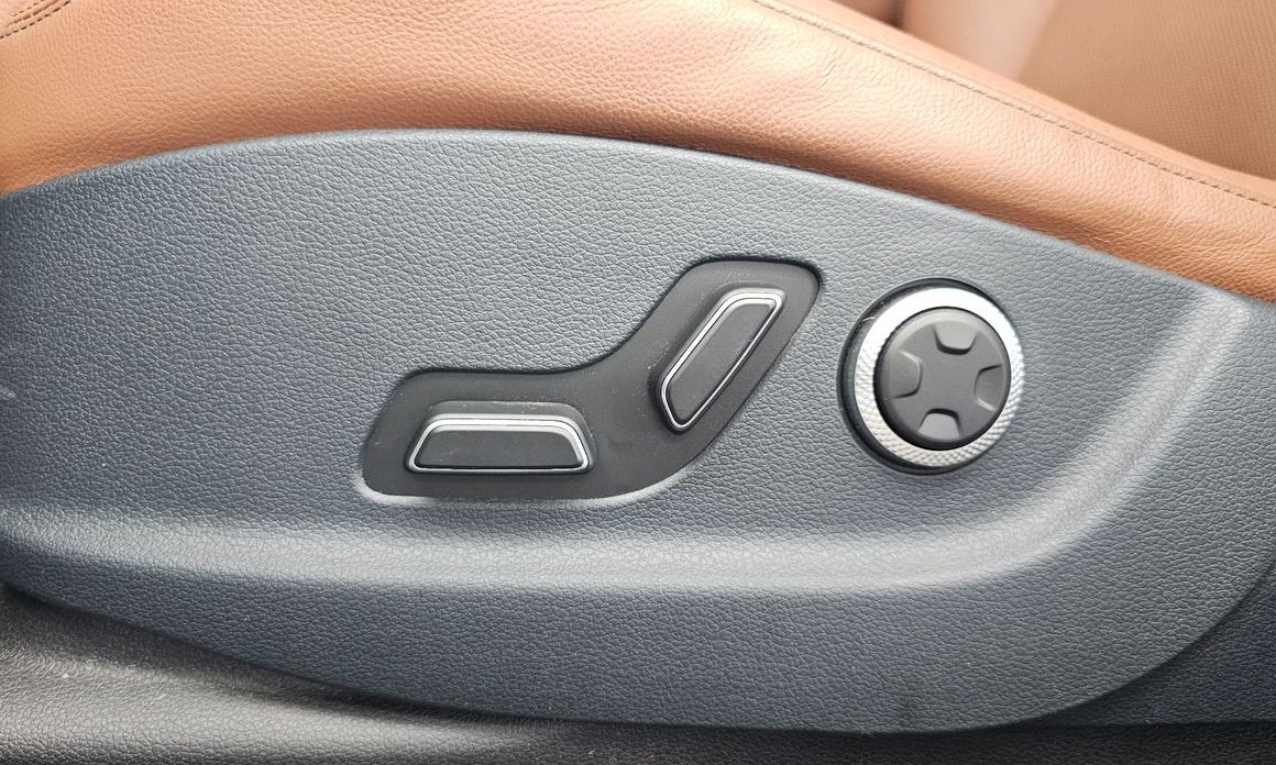 Genesis GV70 2025