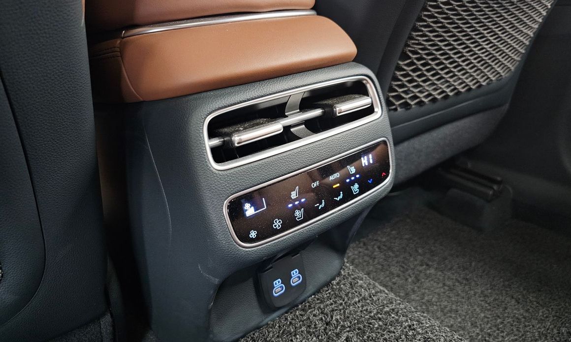 Genesis GV70 2025