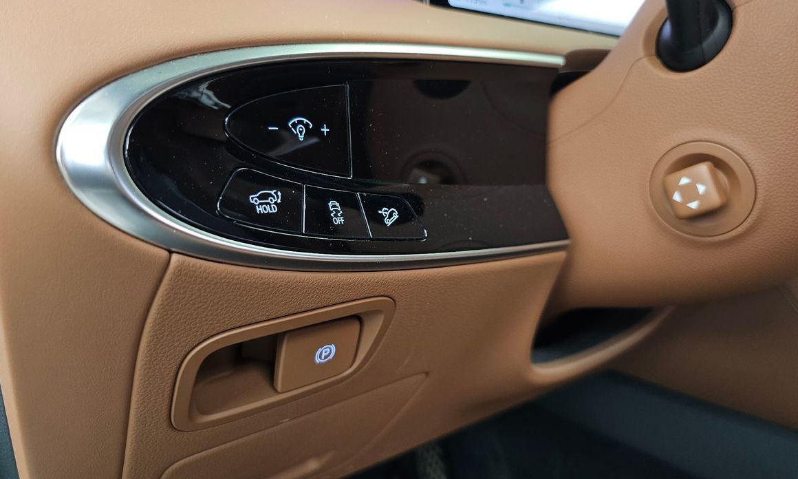 Genesis GV70 2025