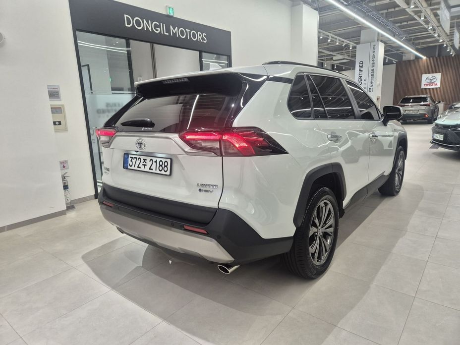 Toyota RAV4 2025