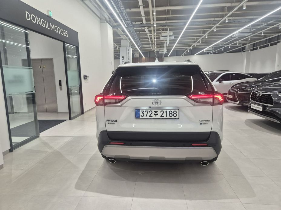 Toyota RAV4 2025