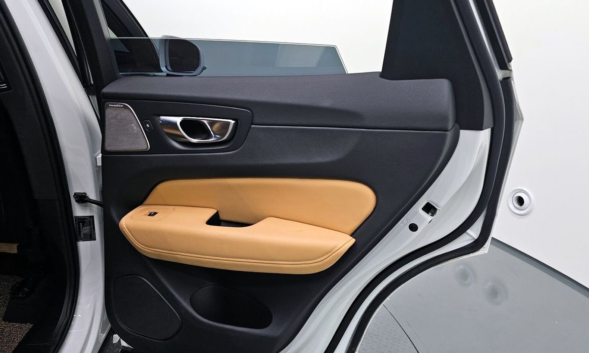 Volvo XC60 2025
