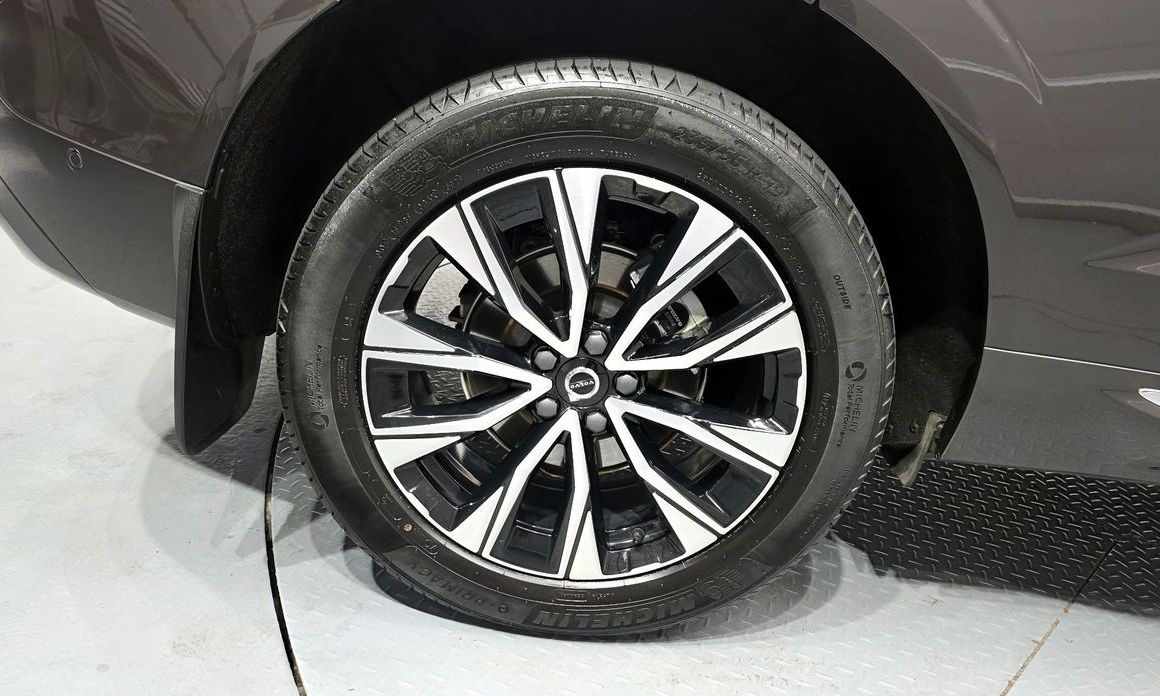 Volvo XC60 2025