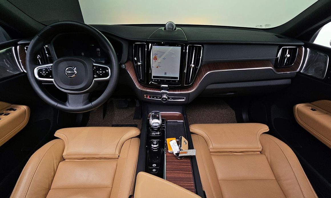 Volvo XC60 2025