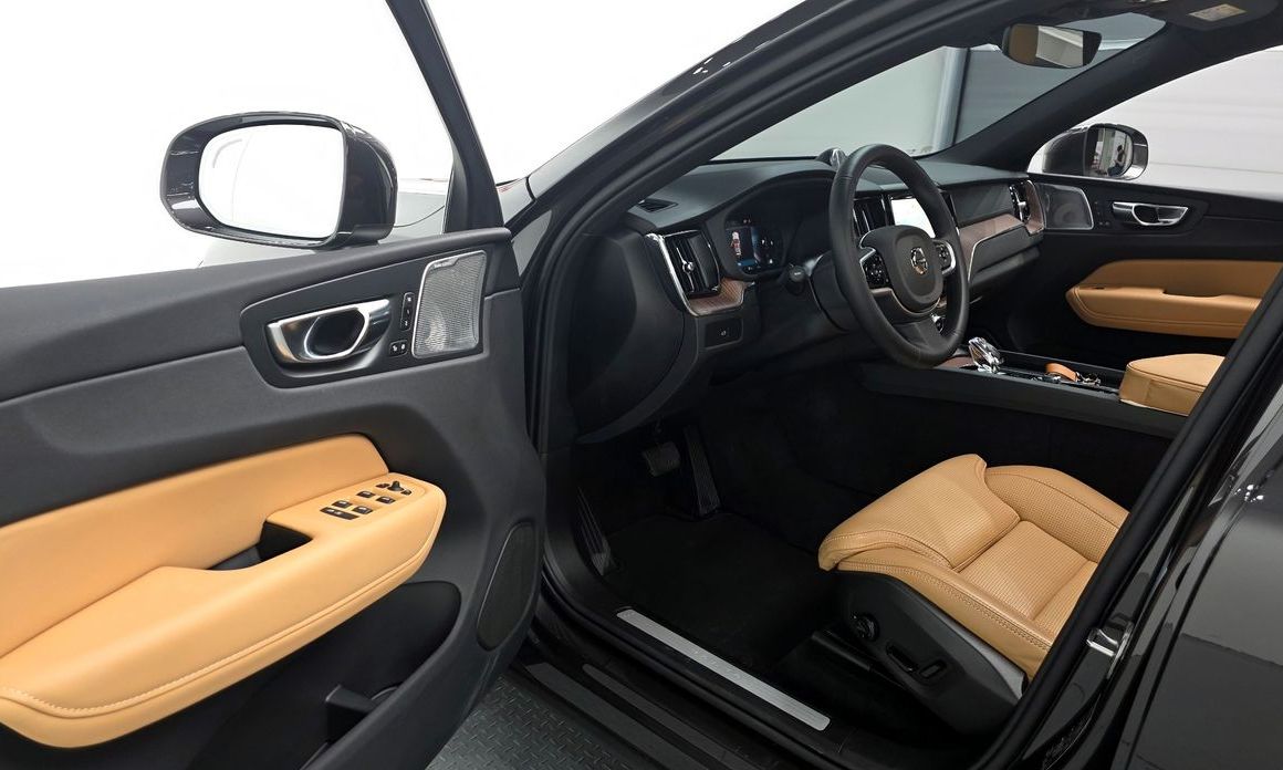 Volvo XC60 2025