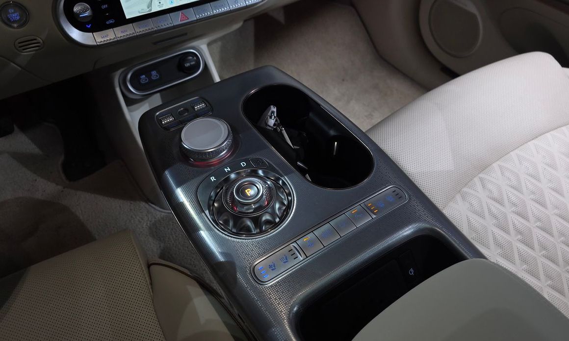 Genesis GV60 2023