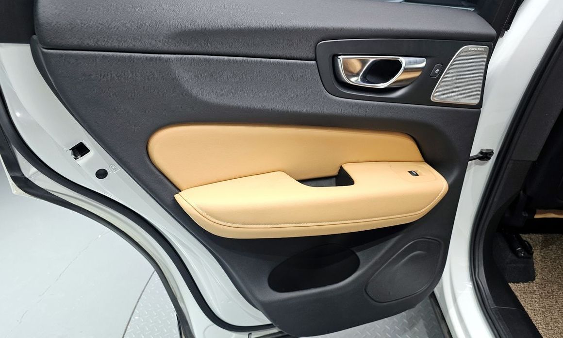 Volvo XC60 2025