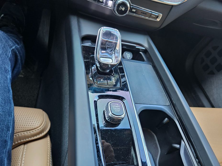 Volvo XC60 2025