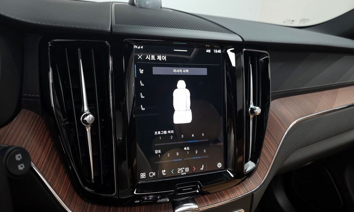 Volvo XC60 2025